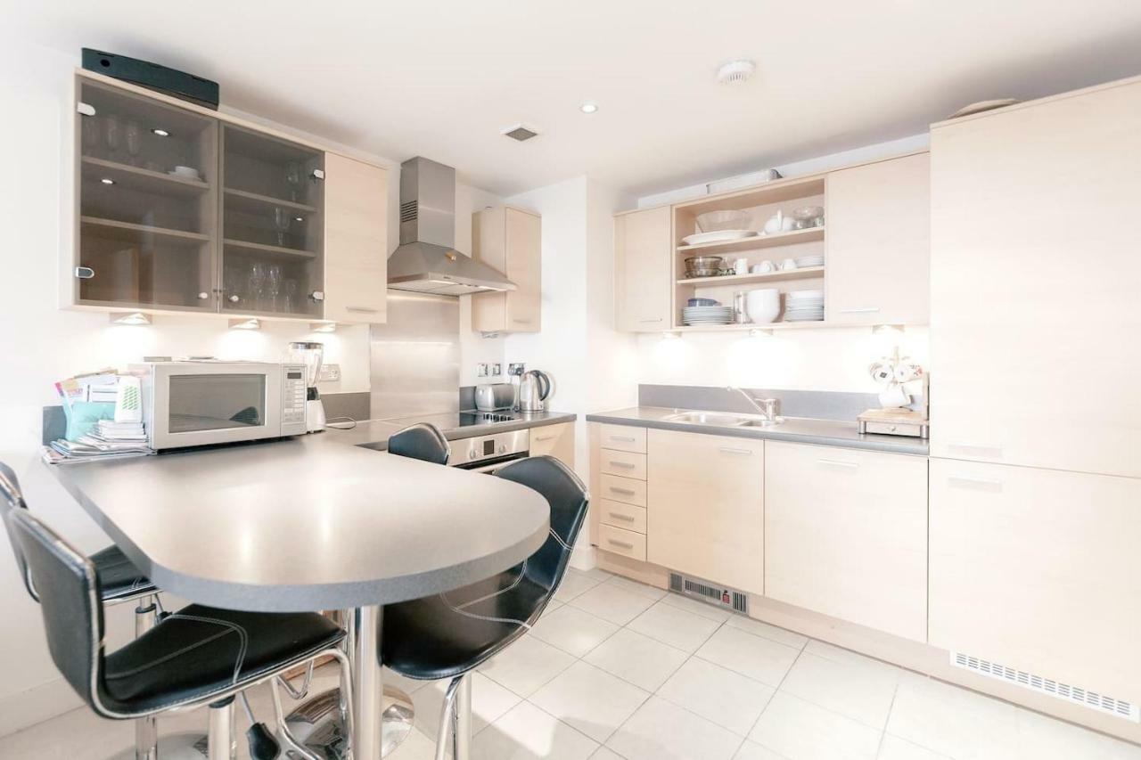 Chelsea / Imperial Wharf - Bright, Modern, Sunset View Apartment Londres Exterior foto