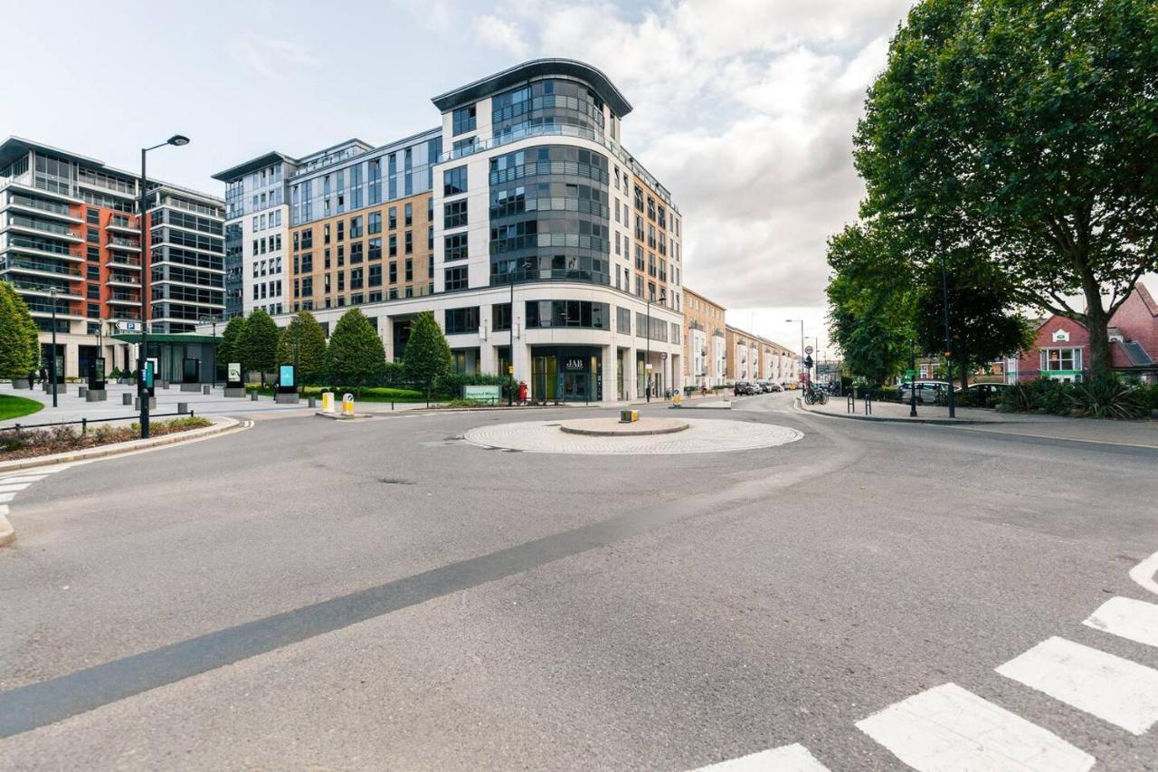 Chelsea / Imperial Wharf - Bright, Modern, Sunset View Apartment Londres Exterior foto