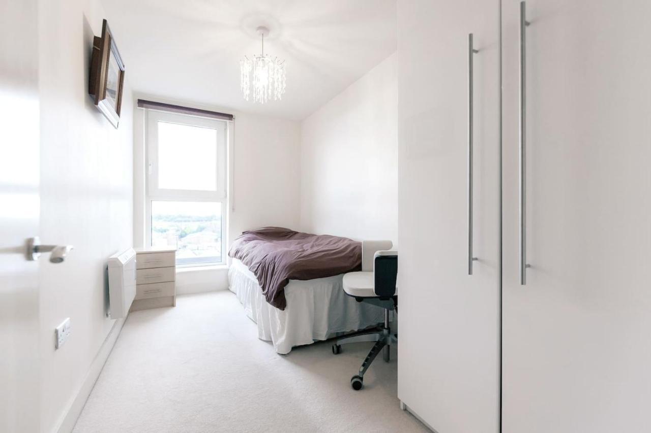 Chelsea / Imperial Wharf - Bright, Modern, Sunset View Apartment Londres Exterior foto